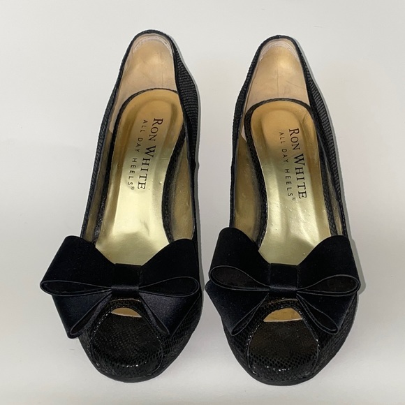 Ron White, All Day Heels 38.5 (like new). Comfortable soles and lovely satin bow - Picture 1 of 9